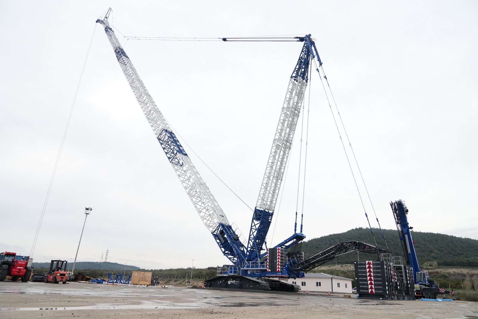 Liebherr Crawler Crane LR 1700-1